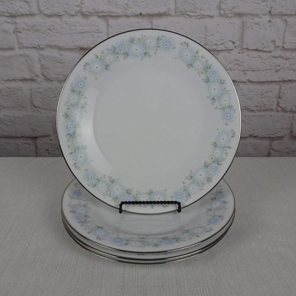 Noritake Blue Charm Flowers 4-Set Dinner Plates Platinum Trim